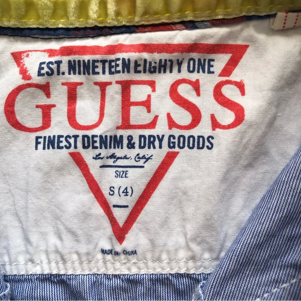 Guess Blue Jeans Denim Button-Up Shirt Boys Size S (4) Long Sleeves Collared - Picture 3 of 15